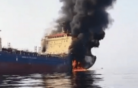 بیش از ۱۰ نفتکش در تنگه هرمز مورد اصابت قرار گرفت