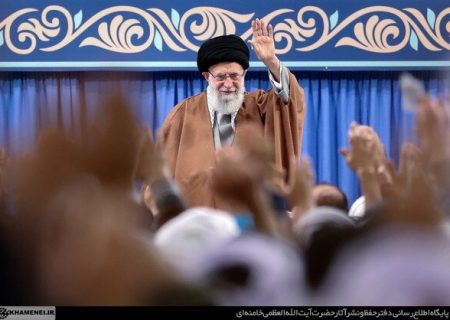 پیکر رهبر شهید تاکنون نه به خاک سپرده شده و نه به ودیعه دفن شده‌ است