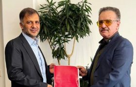 مدیرعامل سابق استقلال در مسیر سرمربی اسبق آبیها/ معمای نکونام در تراکتور؛ جواد انتخاب چه کسی بود؟!