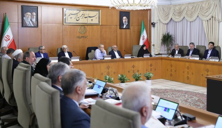 پزشکیان: انتصابات مدیریتی باید فارغ از ملاحظات سیاسی باشد | مأموریت رئیسجمهور به معاون اول و وزیر علوم