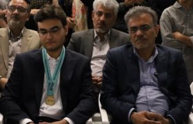 دانش آموز نخبه فارسی مشاور مدیرکل آموزش و پرورش استان فارس در هوش مصنوعی شد