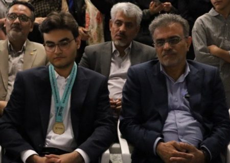دانش آموز نخبه فارسی مشاور مدیرکل آموزش و پرورش استان فارس در هوش مصنوعی شد