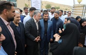 افتتاح سه پروژه مهم سلامت در فارس با حضور وزیر بهداشت/ تأکید ظفرقندی بر جایگاه راهبردی فارس در درمان کشور و منطقه