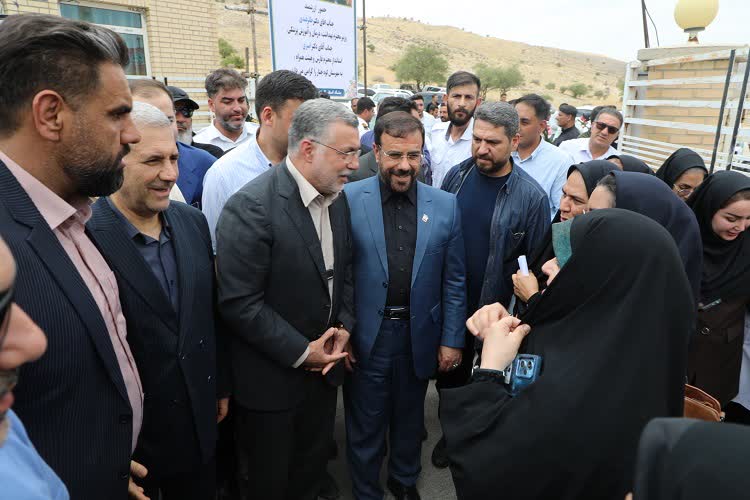 افتتاح سه پروژه مهم سلامت در فارس با حضور وزیر بهداشت/ تأکید ظفرقندی بر جایگاه راهبردی فارس در درمان کشور و منطقه