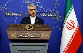 عربستان درخواست تعویق نشست عمان درباره تنگه هرمز را داد/ ادعاها درباره اطلاع ایران از حمله به خط لوله نفت عربستان دروغ است/اقدام دولت اتریش در عدم صدور روادید رئیس سازمان انرژی اتمی ناموجه است/ کشورهای منطقه درباره یمن واقعیت‌ها را ببینند و فرافکنی نکنند