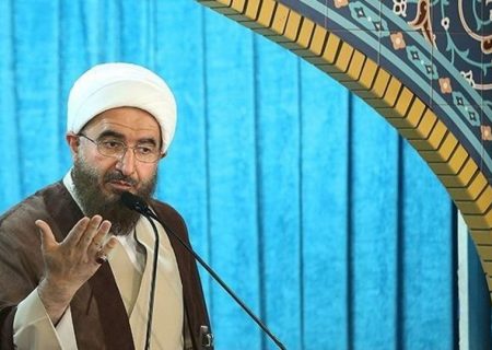 ملت ایران مقتدرانه مقابل آمریکا ایستاده و مقاومت می‌کند